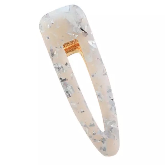 ⚜️[𝟯/$𝟭𝟴]⚜️Cream Acrylic Simple Hair Clip NEW - Picture 2 of 5